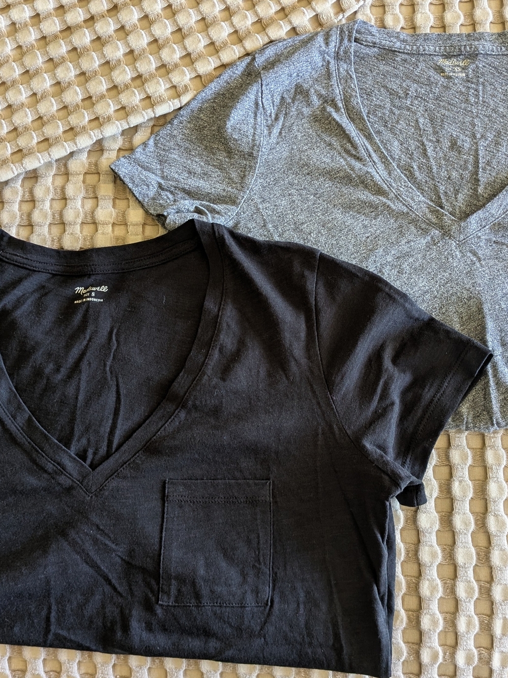 Madewell V-Neck Pocket Tee Pair - Black & Heather Gray
